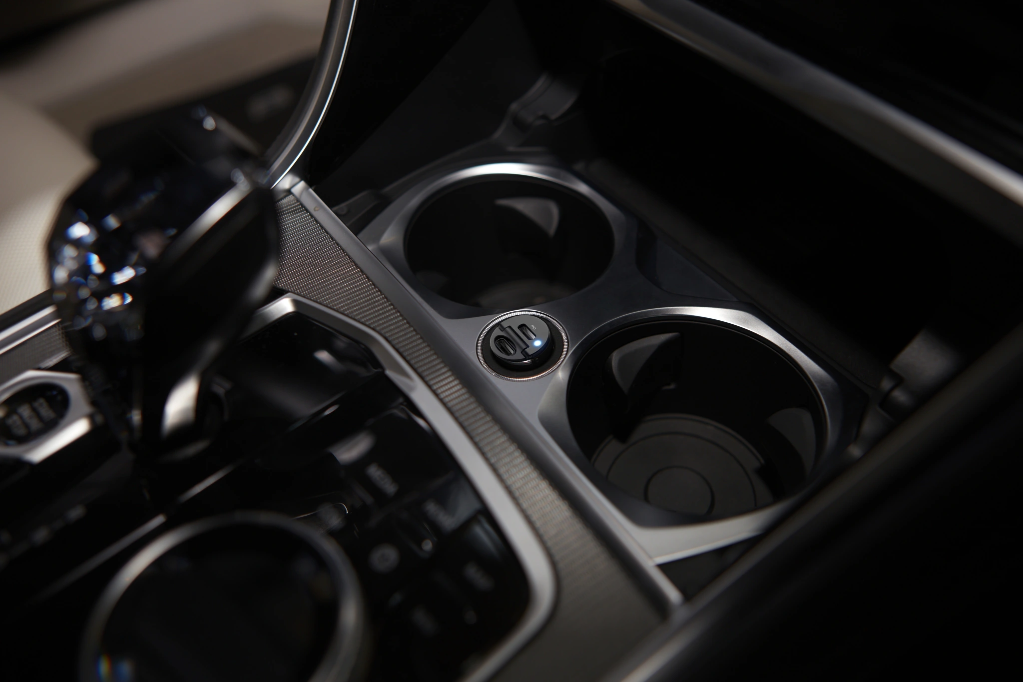 PURO Mini Car Charger "Bullet" 2 Port USB-C Fast Charging and Power Delivery 30W