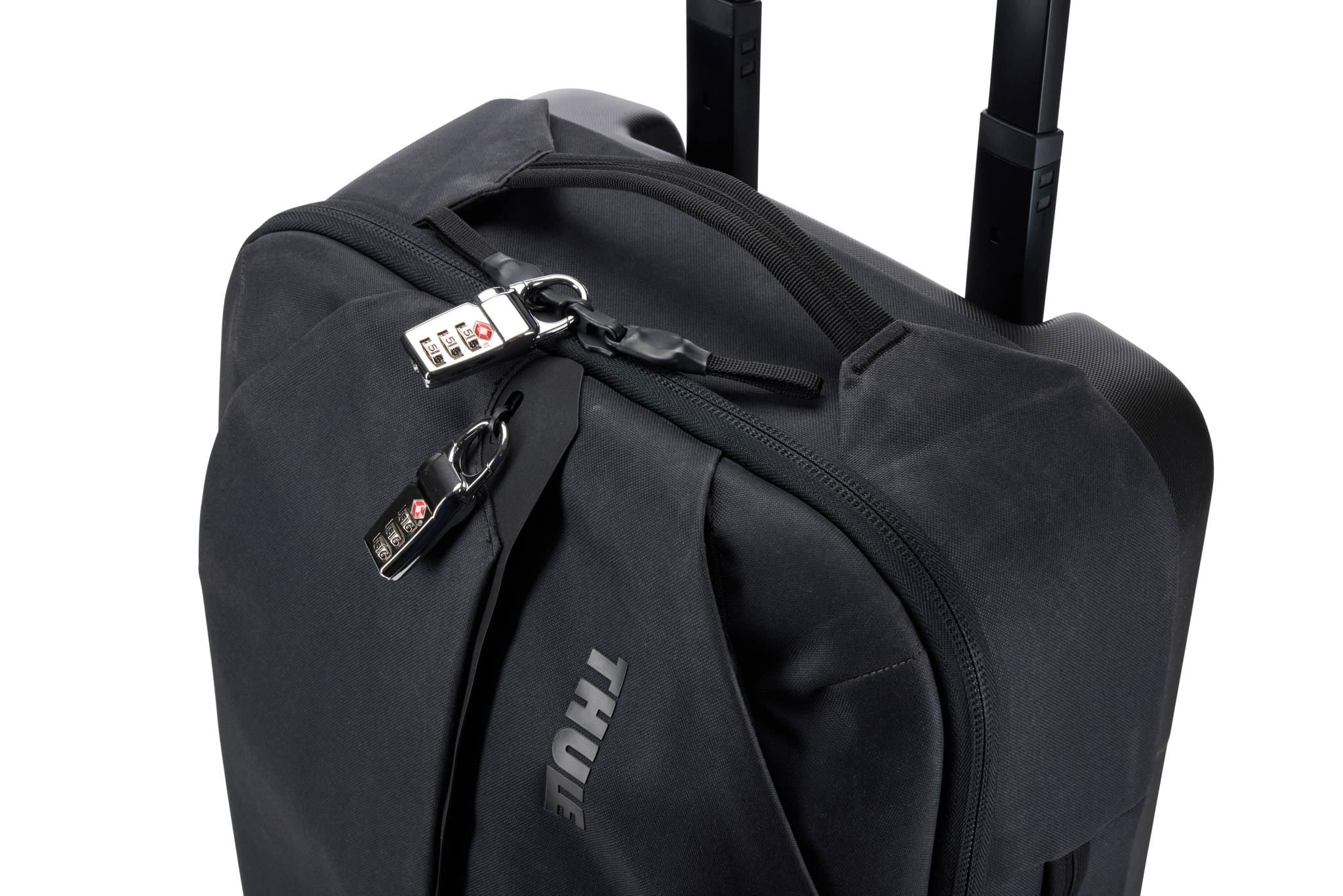 Thule Aion Carry On Spinner. Black