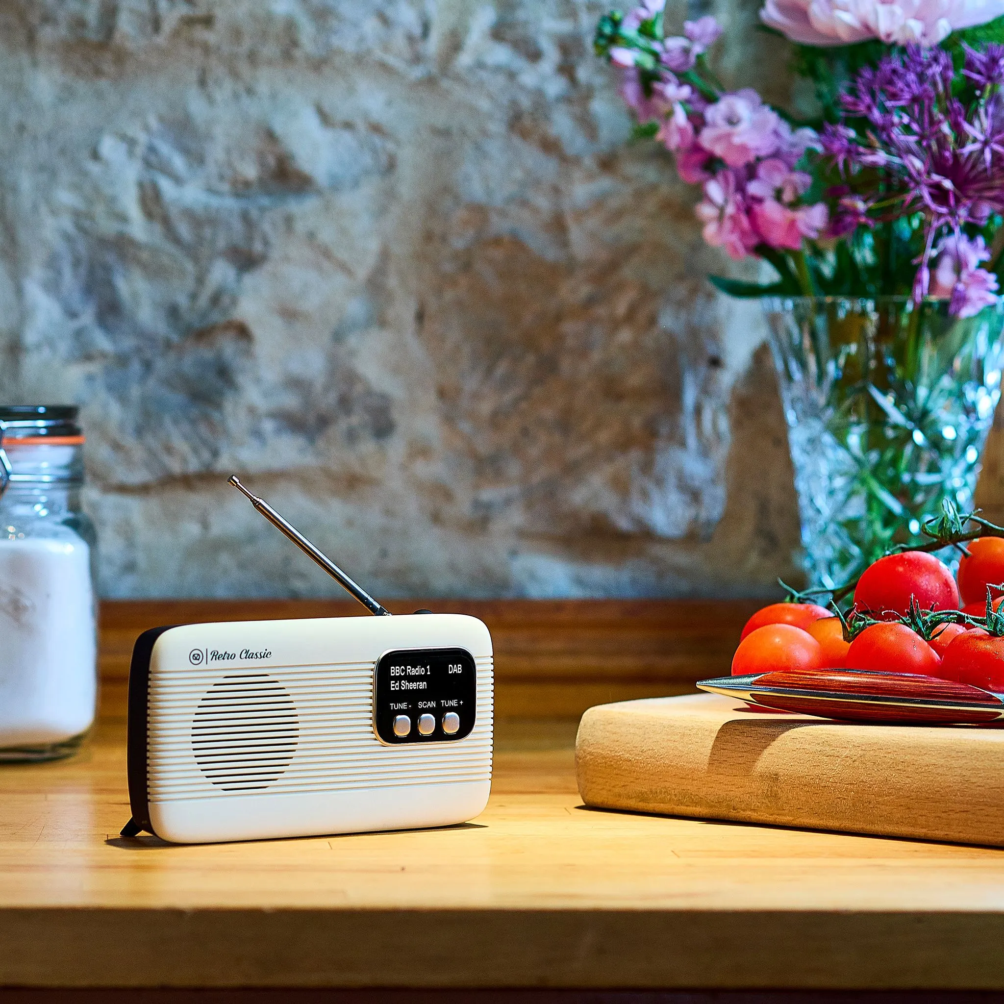 VQ Retro Classic radio. Sort/hvid