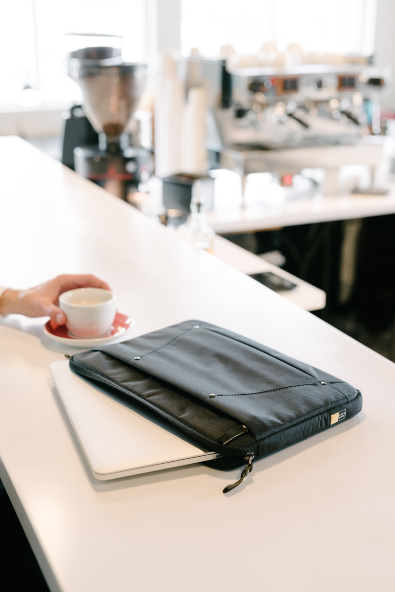 Case Logic Deco 14" Laptop Sleeve. Black