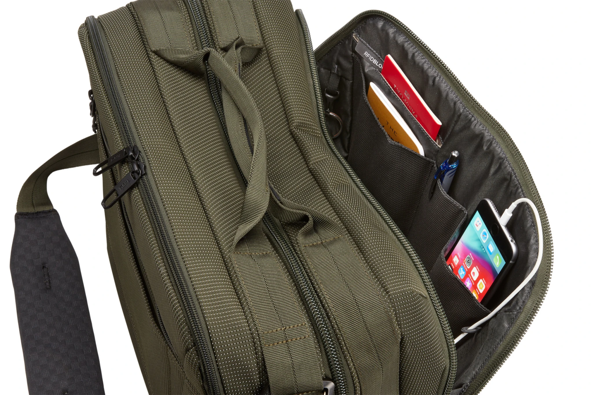 Thule Crossover 2 Boarding Bag 25L. Forest Night Green