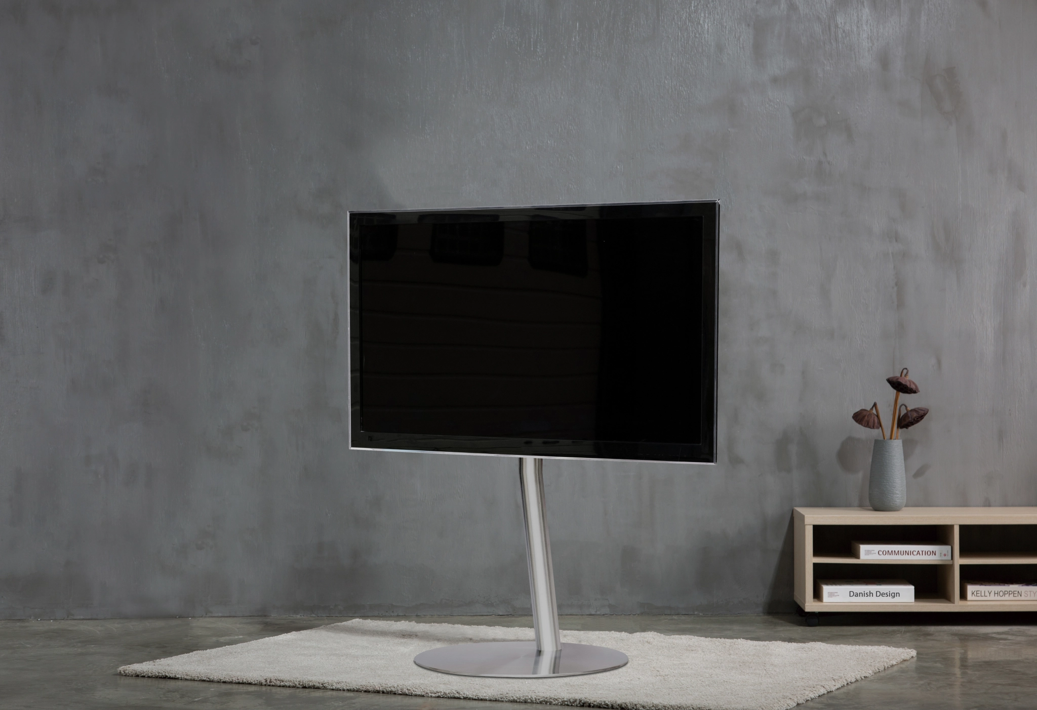Sinox StandView TV Floor Mount, angled with rotatable top. 26"-65". Alu finish